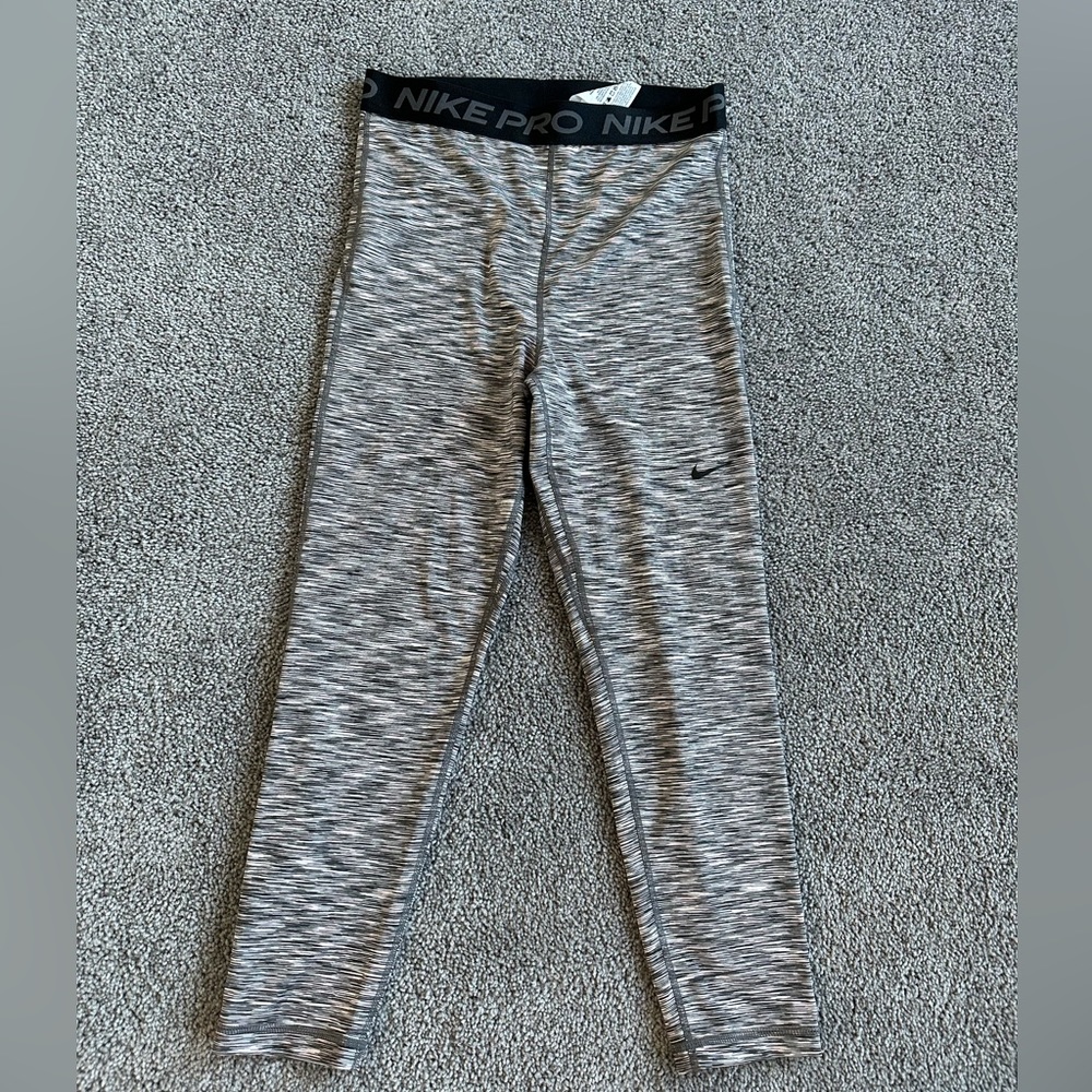 Medium Nike Pro leggings